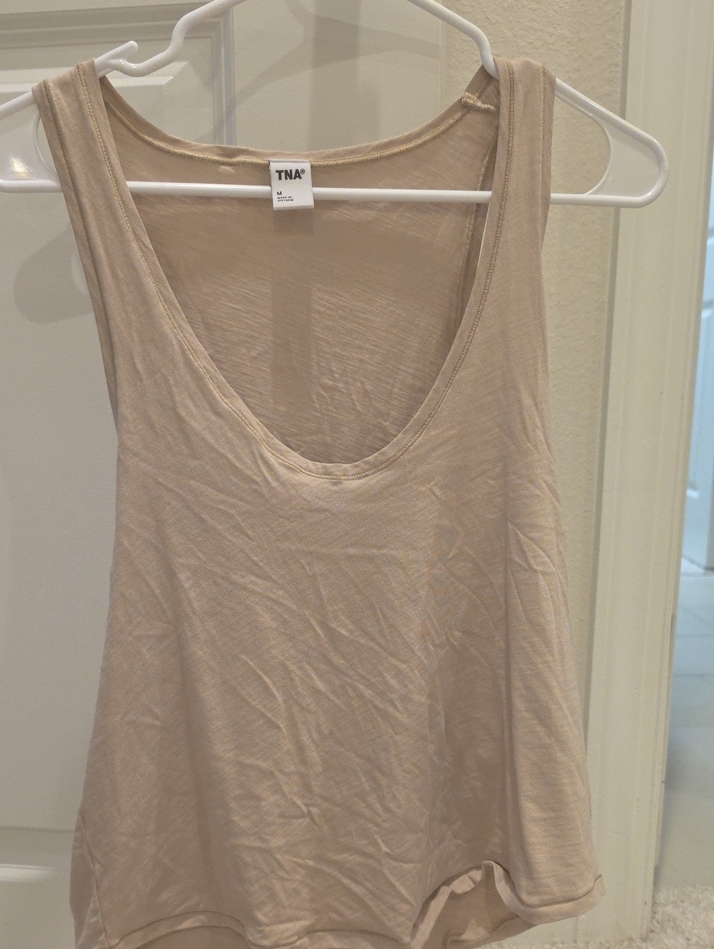 TNA Women's Scoop Neck Tank Top in Light Taupe SIZE M. NWOT